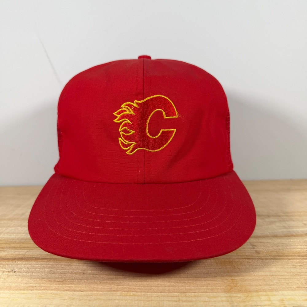Calgary Flames Hat Mens Red Snapback Vintage 90 Trucker Mesh NHL Hockey